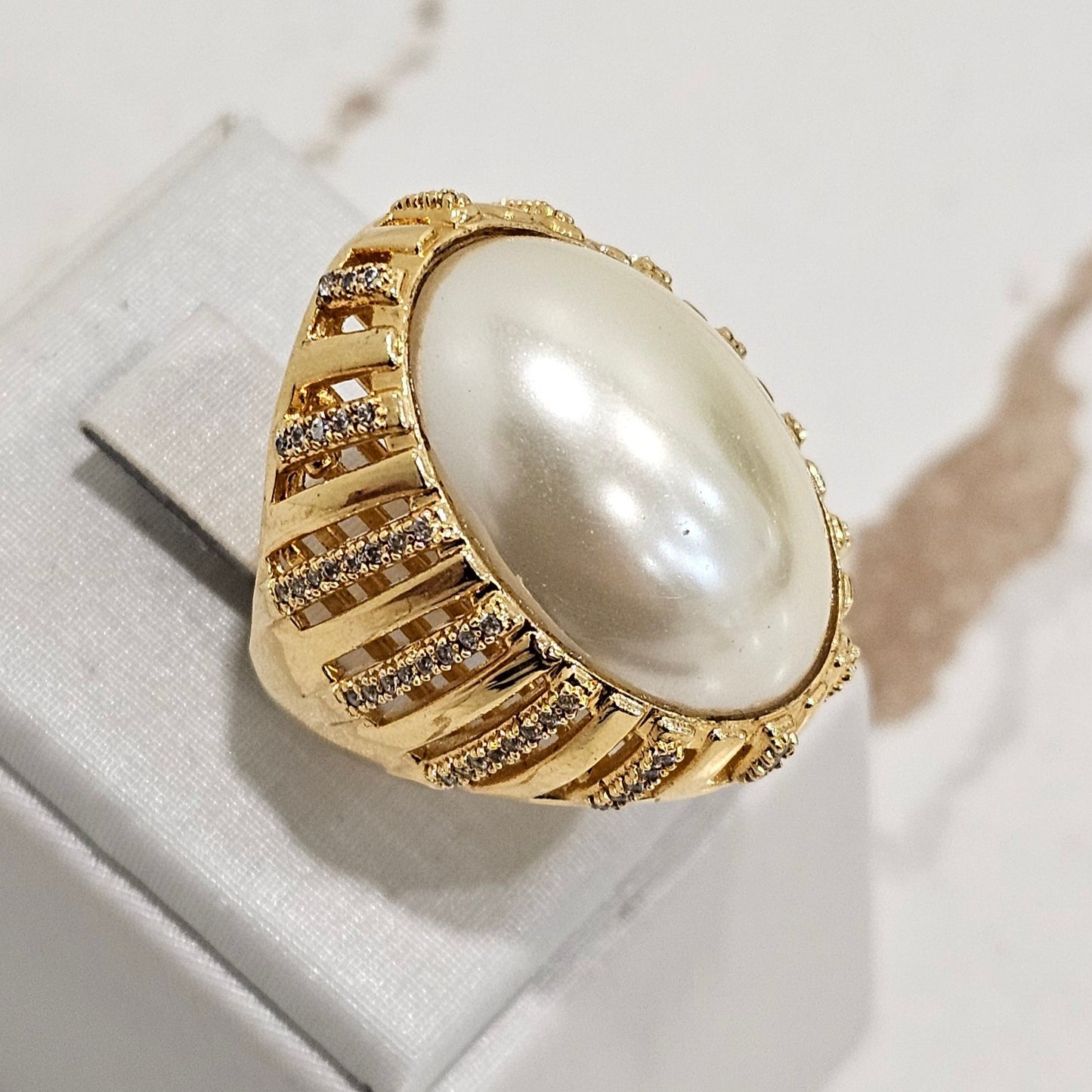 18K Gold Plated Cabochon Shell Pearl Studded Zirconia Ring
