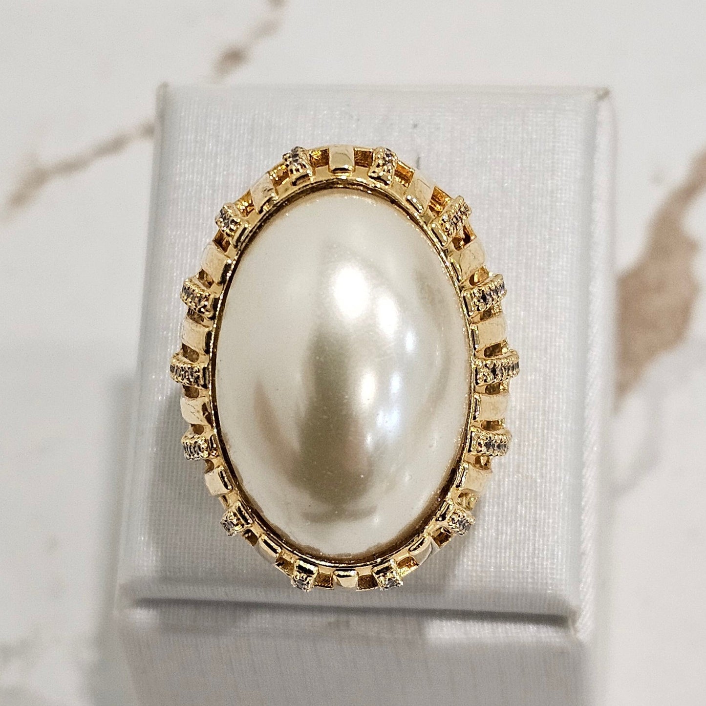 18K Gold Plated Cabochon Shell Pearl Studded Zirconia Ring
