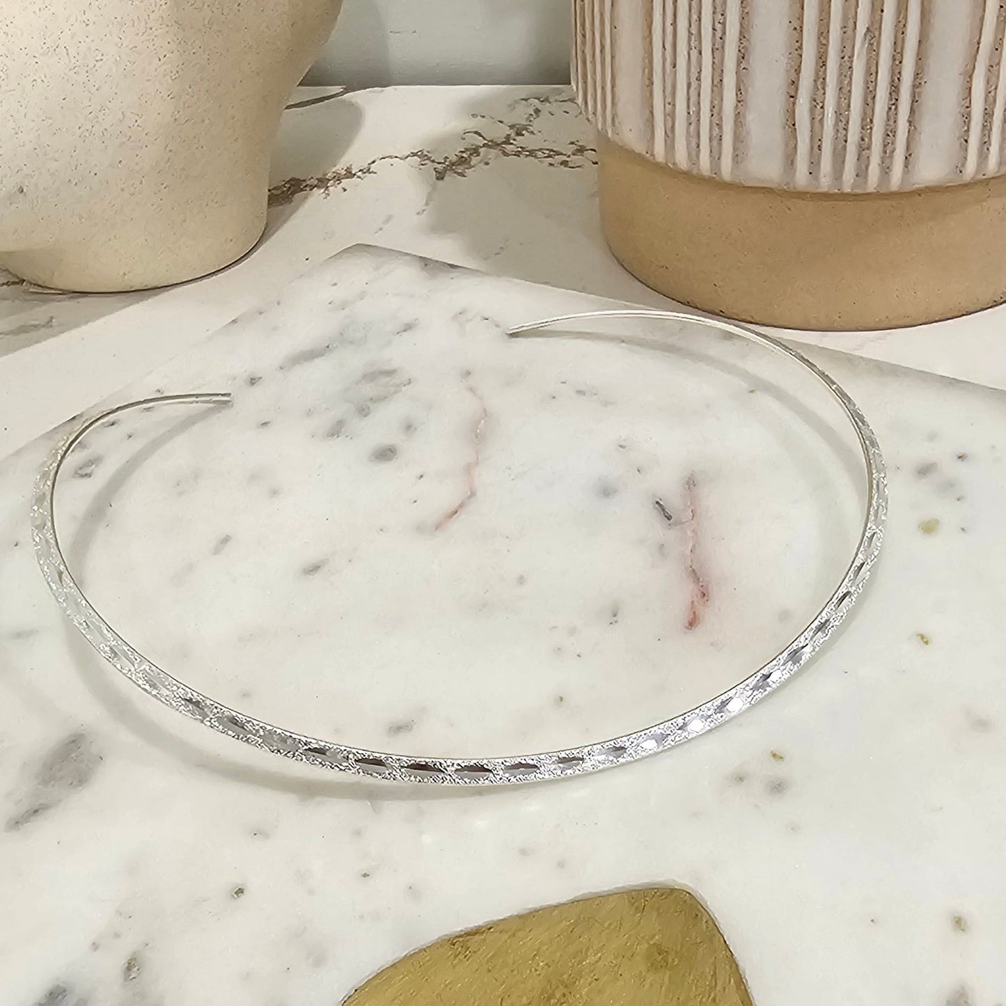 Silver Plated Detailed Cuff Necklace