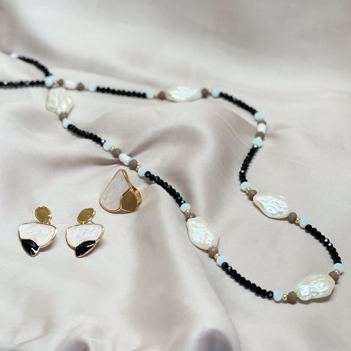 18K Gold Plated Black Crystals With Crumpled Pearls