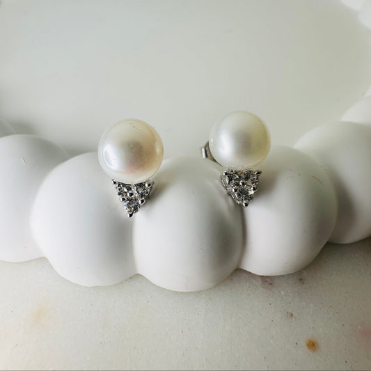 Fresh Pearls and White Topaz on Rhodium-finished 925 Sterling Silver Earring