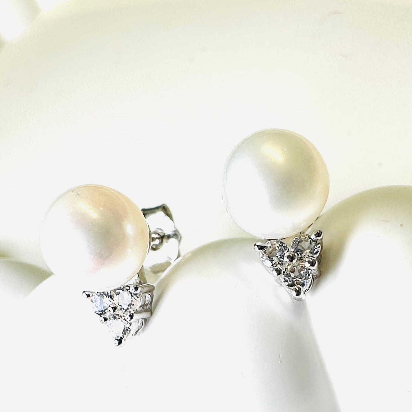 Fresh Pearls and White Topaz on Rhodium-finished 925 Sterling Silver Earring