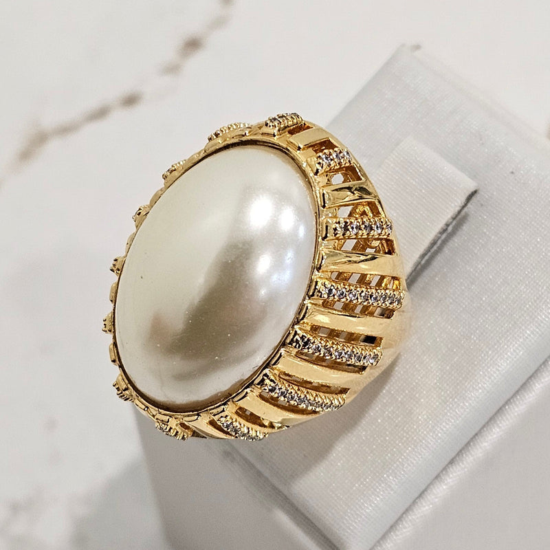 18K Gold Plated Cabochon Shell Pearl Studded Zirconia Ring
