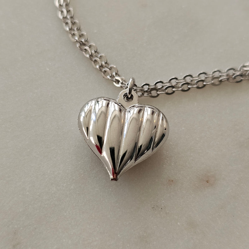 White Rhodium Plated Cable Chain Heart Pendant Bracelet