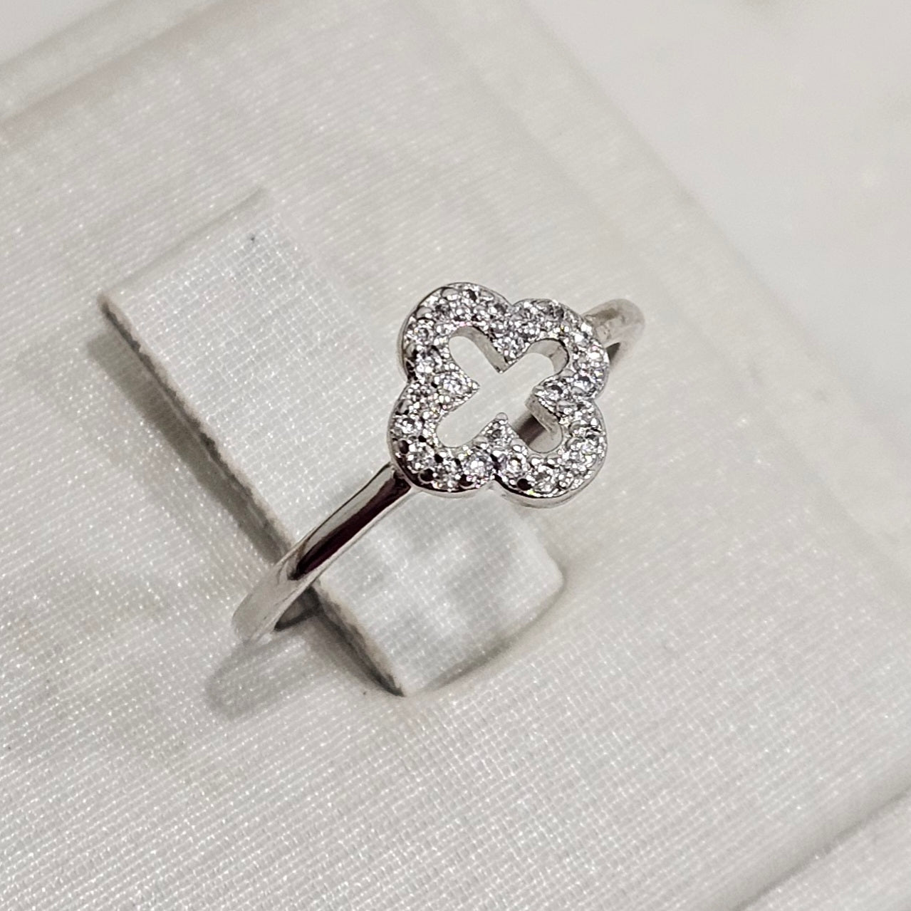 White Rhodium Plated Clover Studded Zirconia Ring