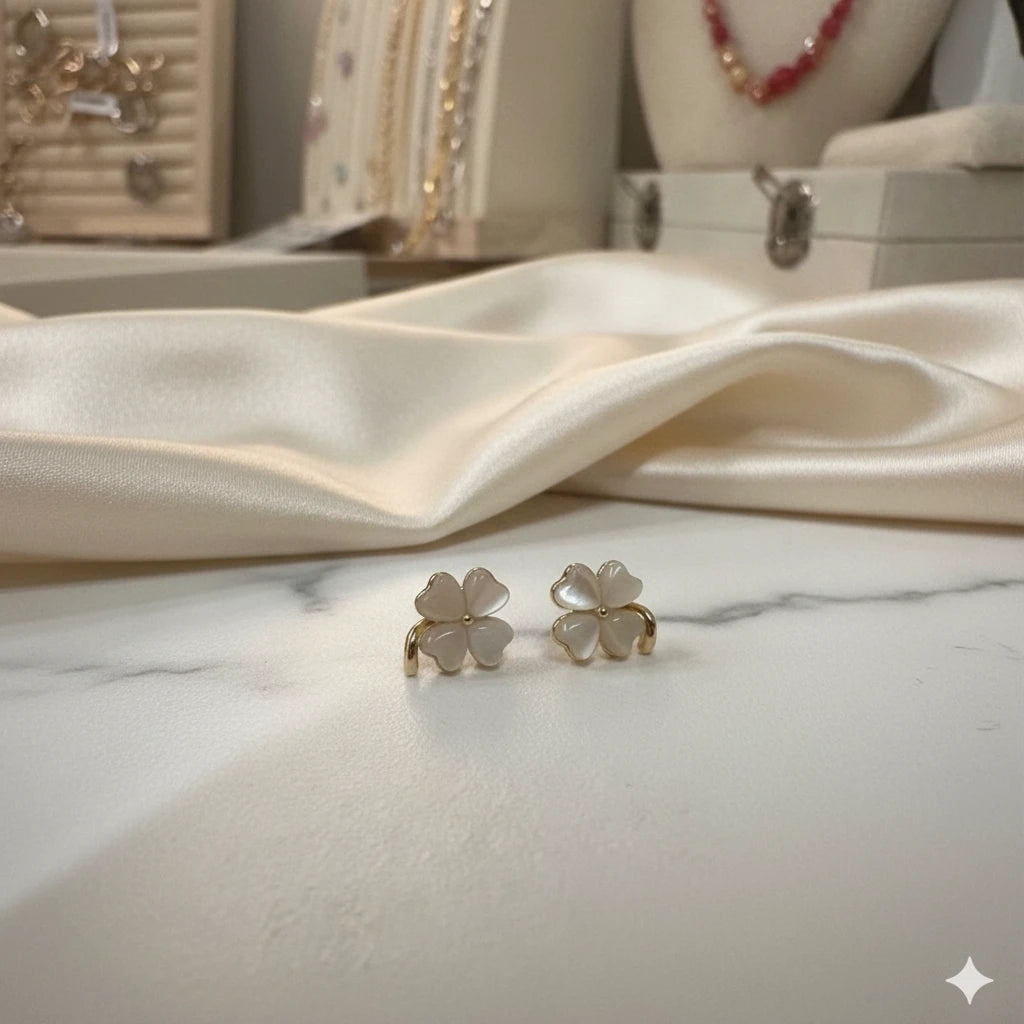 Mini Lucky Clover - Mother-of-Pearl Earrings - 18K Gold Plated