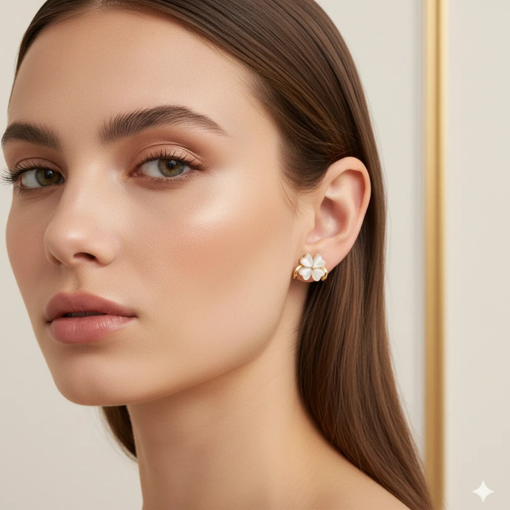 Mini Lucky Clover - Mother-of-Pearl Earrings - 18K Gold Plated