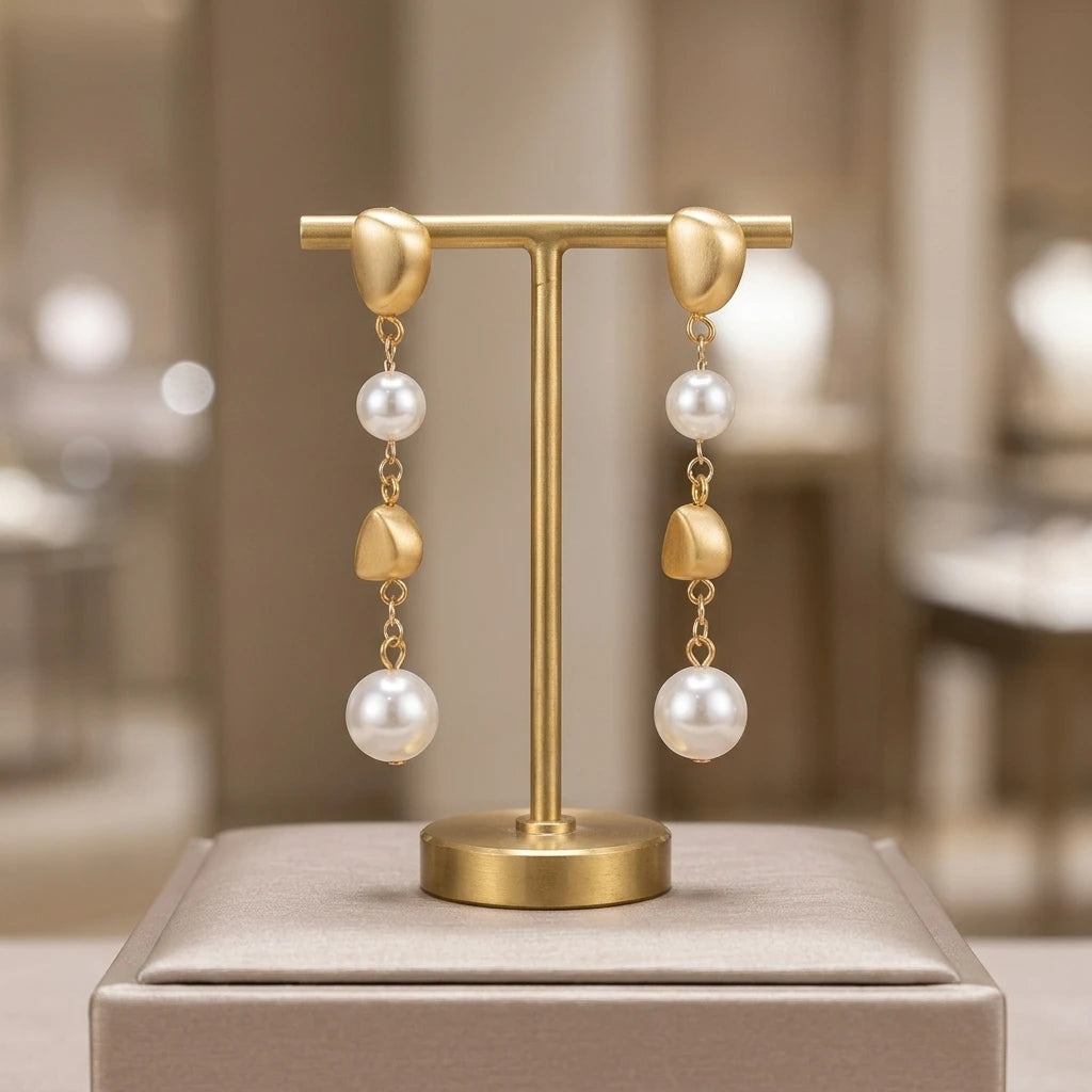 Brushed Details and Pearls Earrings - 18K Gold Plated
