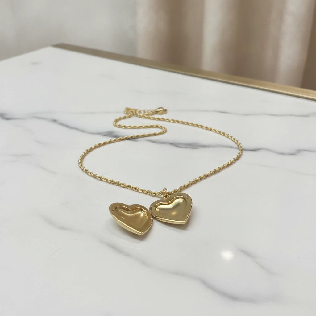 Reliquary Heart in Rope Chain Necklace - 18K Gold Plated