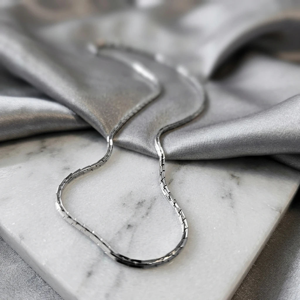 Linear Chain Choker - White Rhodium Plated