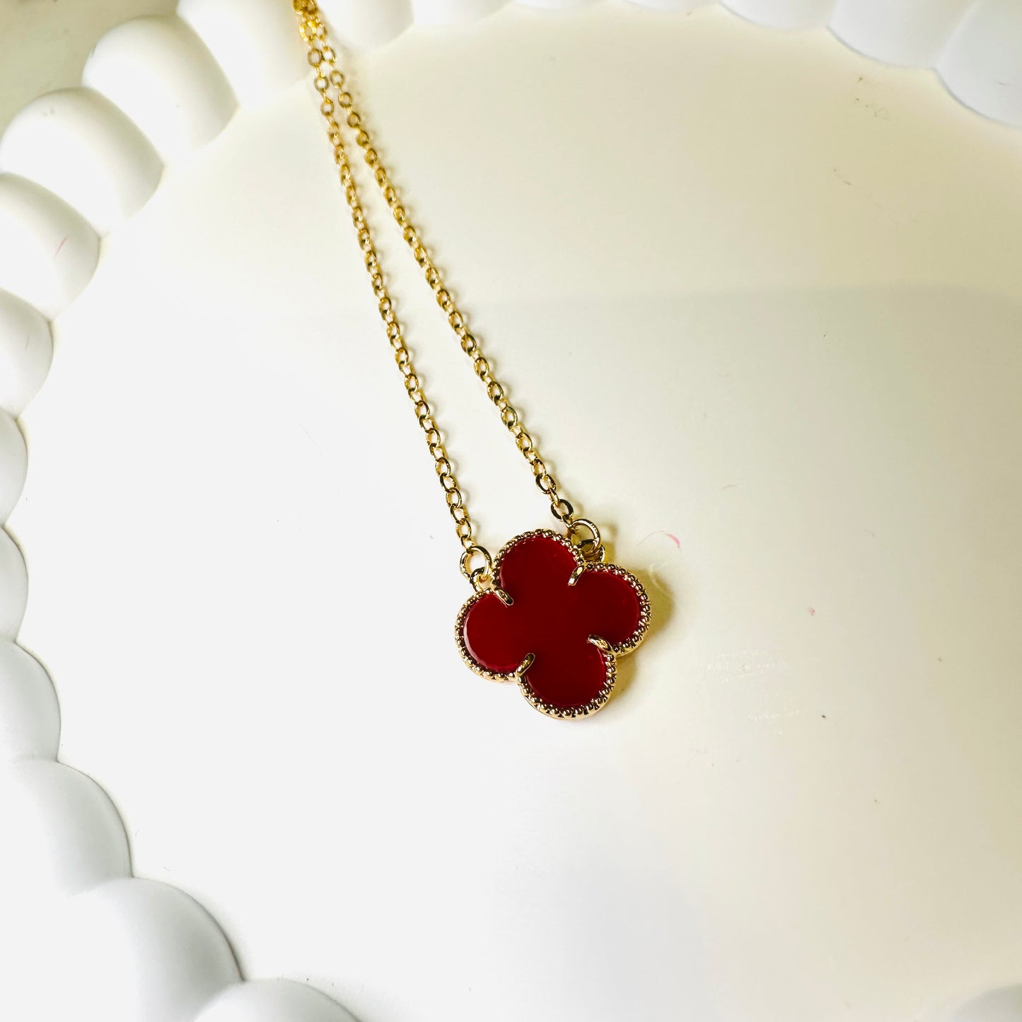 Red Lucky Clover - 18K Gold Plated Necklace - 47cm