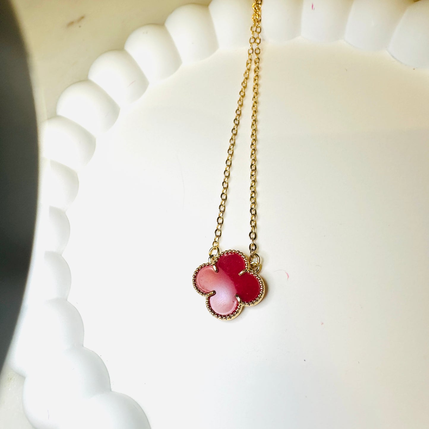 Red Lucky Clover - 18K Gold Plated Necklace - 47cm
