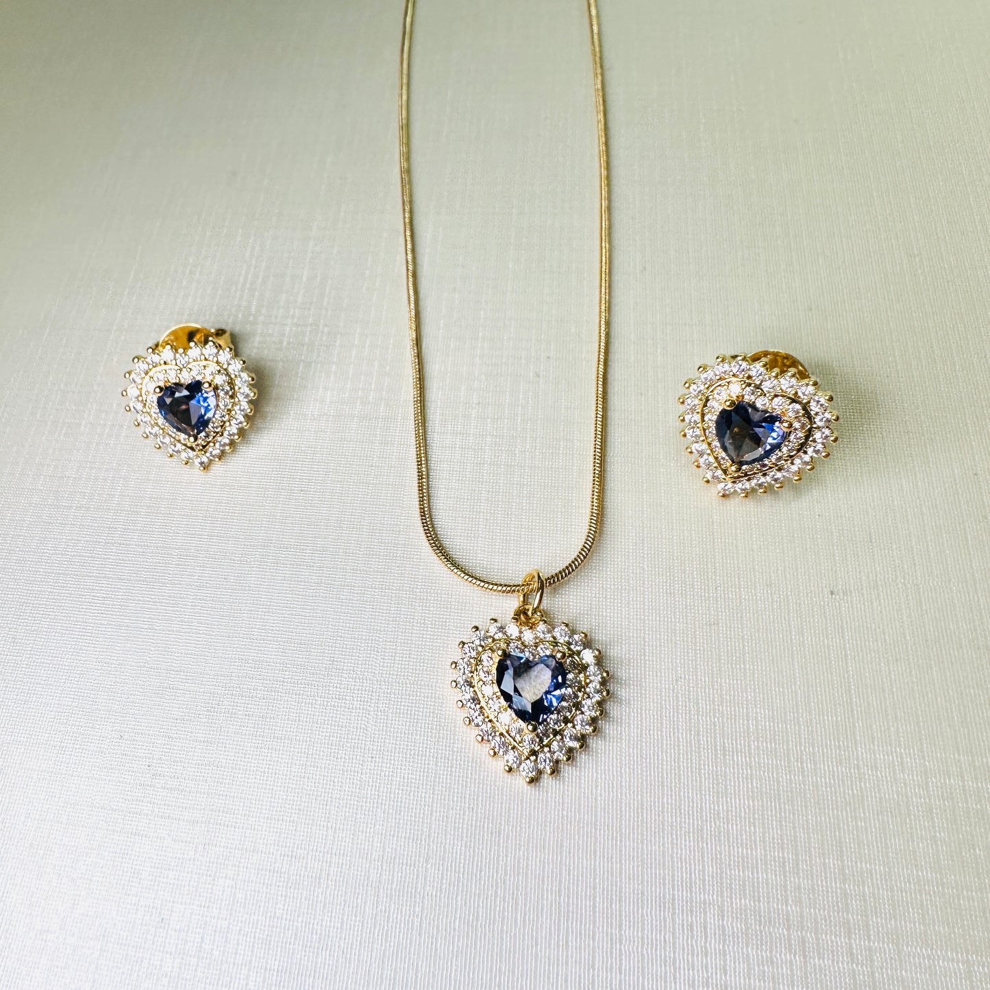 18K Gold Plated Studded Zirconia Purple Heart Shape Set