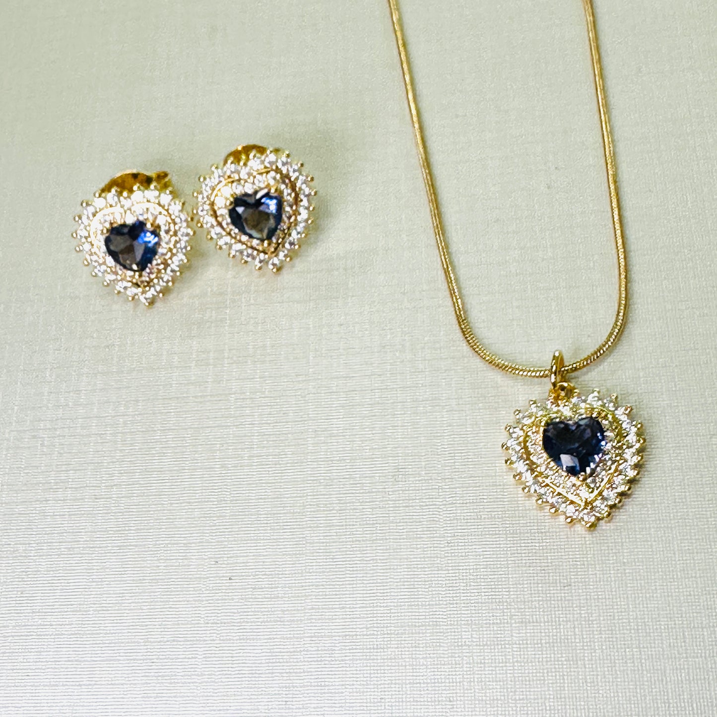 18K Gold Plated Studded Zirconia Purple Heart Shape Set