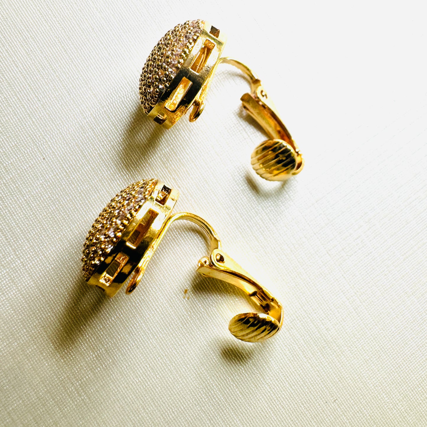Studded Round Clip-on 18K Gold Plated Earrings