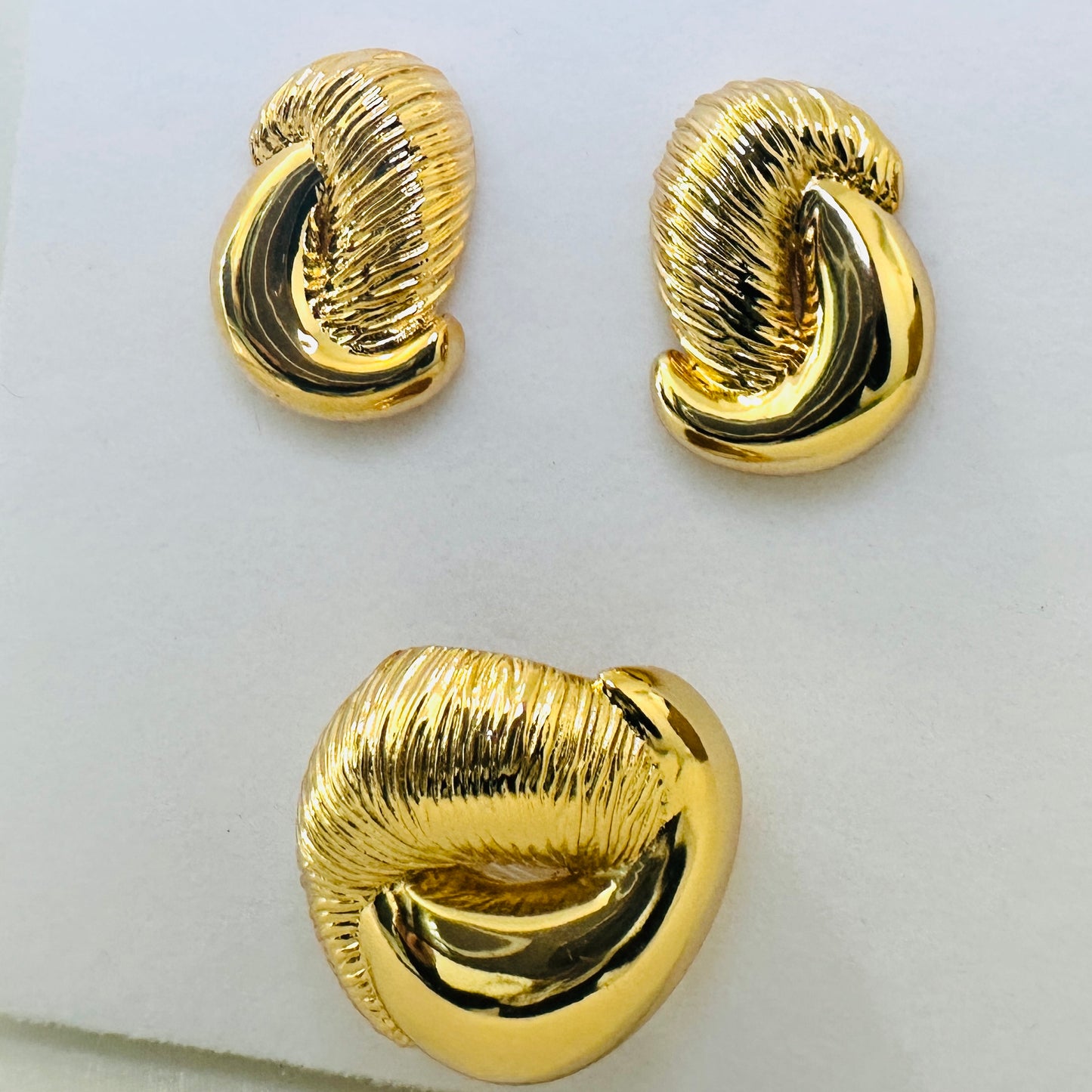 Dual Texture Interlocking Drops Earrings - 18K Gold Plated)