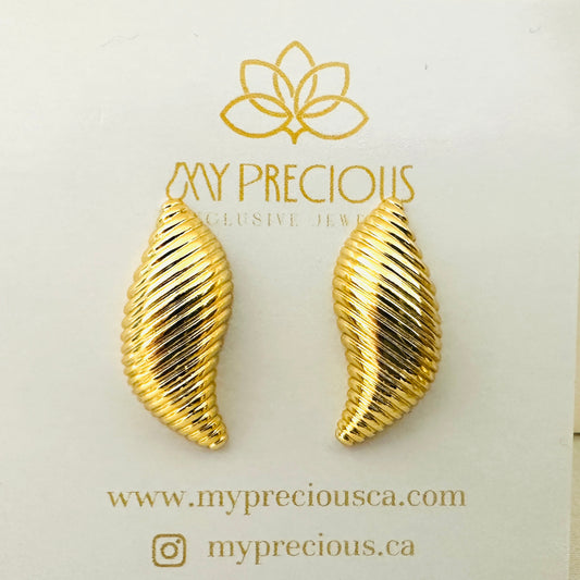 Ridge Croissant Earrings - 18K Gold Plated