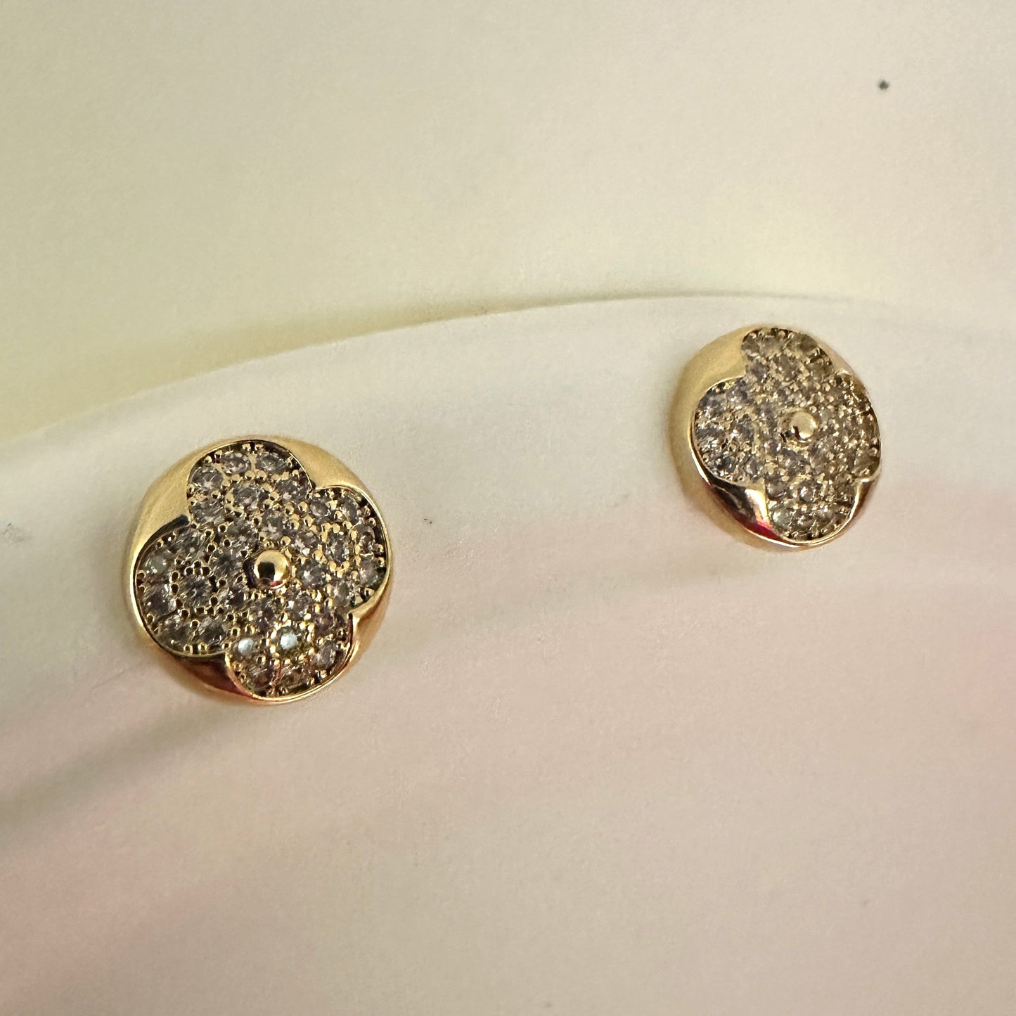 Pave Clover Stud Earrings - 18K Gold Plated